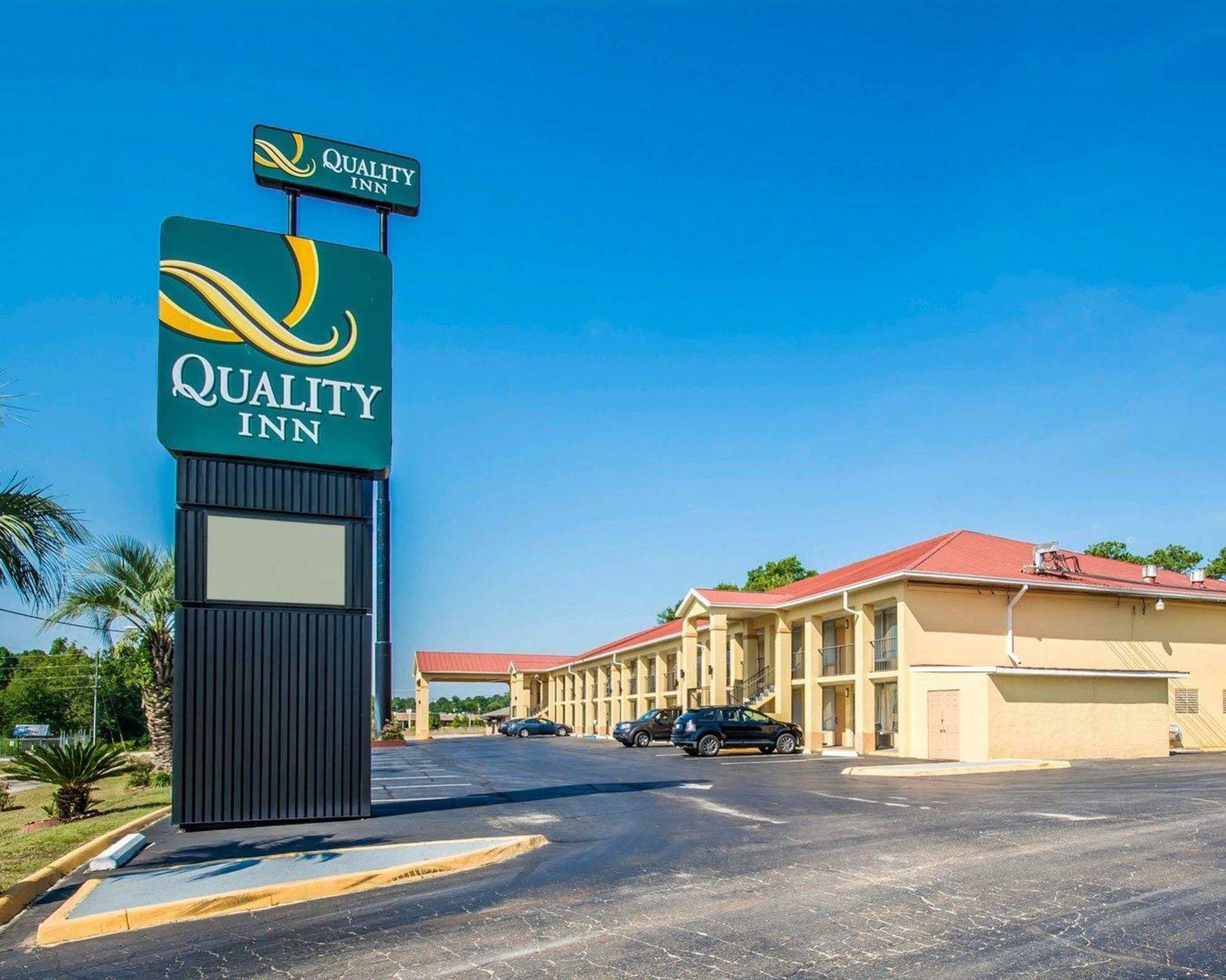 Red Roof Inn Evergreen Exterior photo